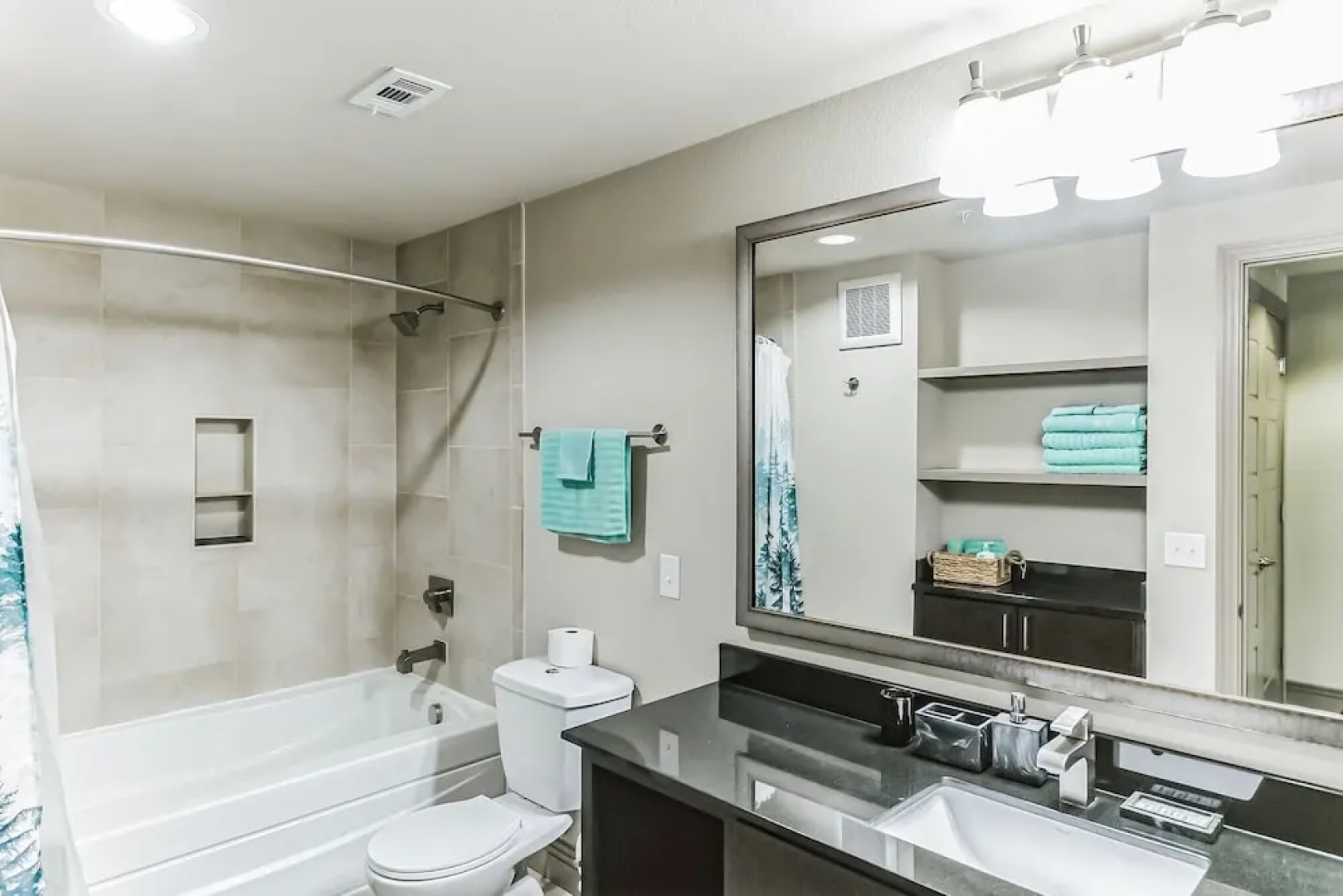 Cozy Condo Nature,park &lakeview 2 Bedroom Condo