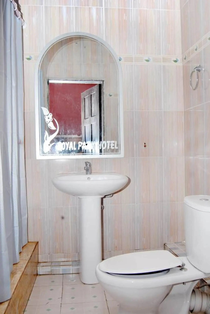 Royal Park Hotel & Suites