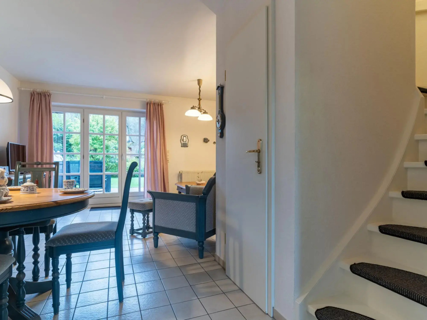 Holiday apartment with a fireplace in a thatched apartment house