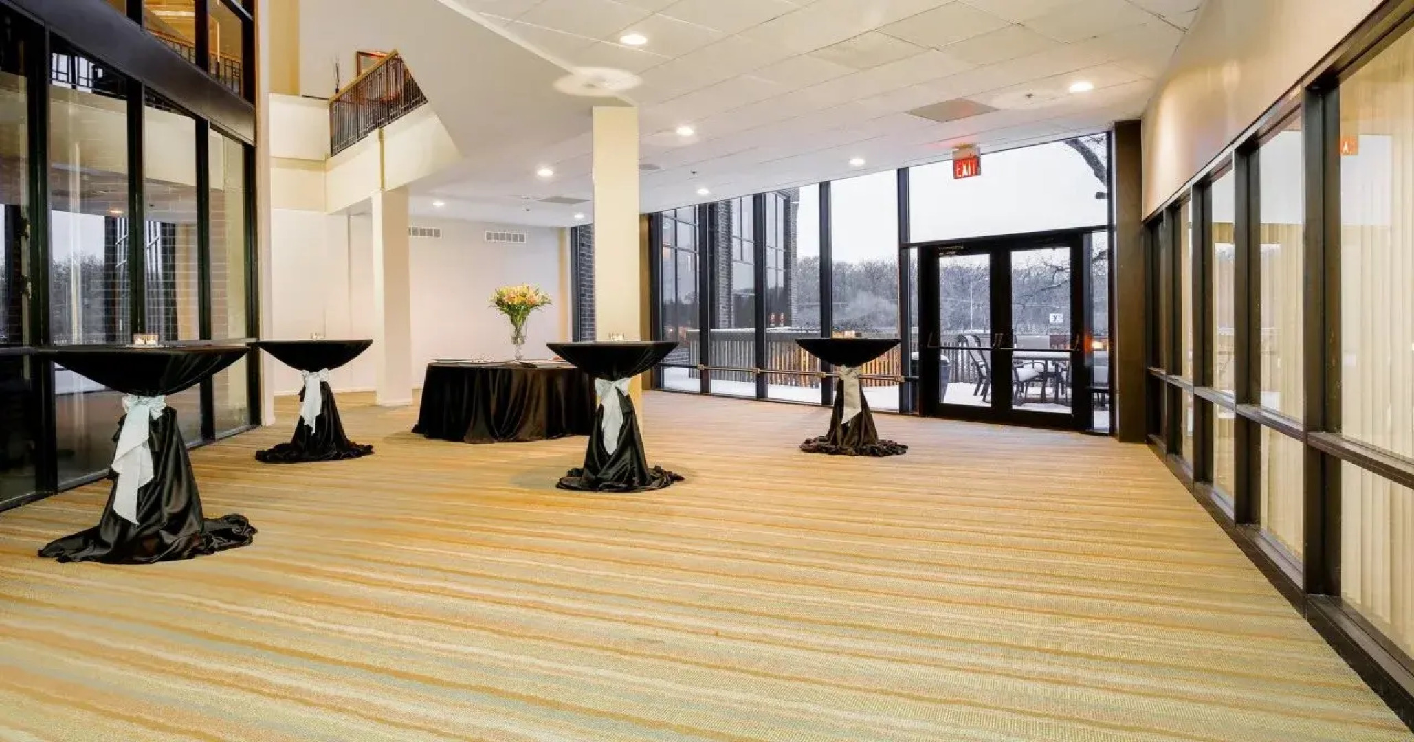 Holiday Inn Chicago Nw Crystal Lk Conv Ctr by IHG