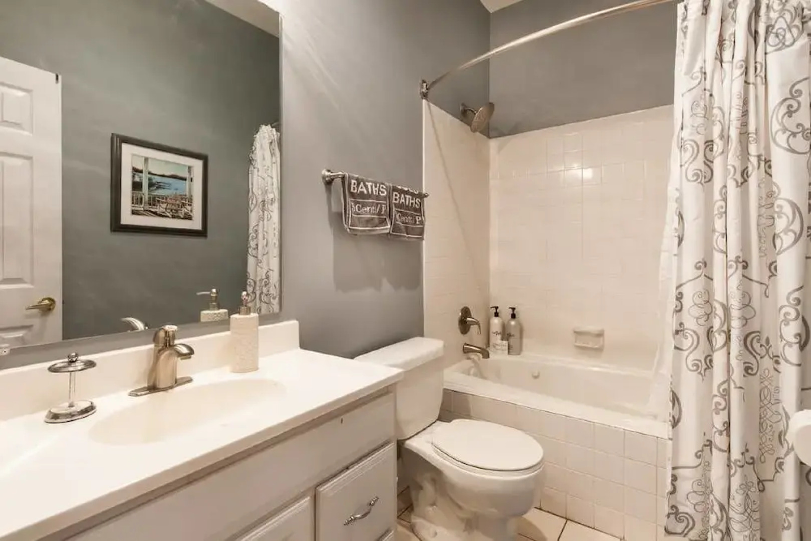 Modernized DC Rowhome in city-center