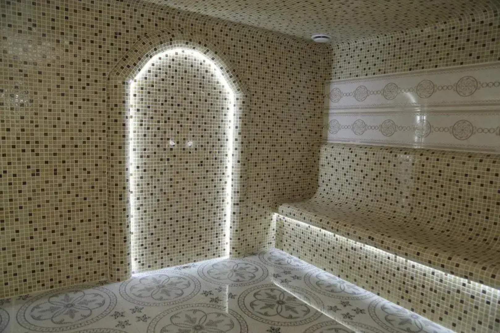 Bek Plus Hotel