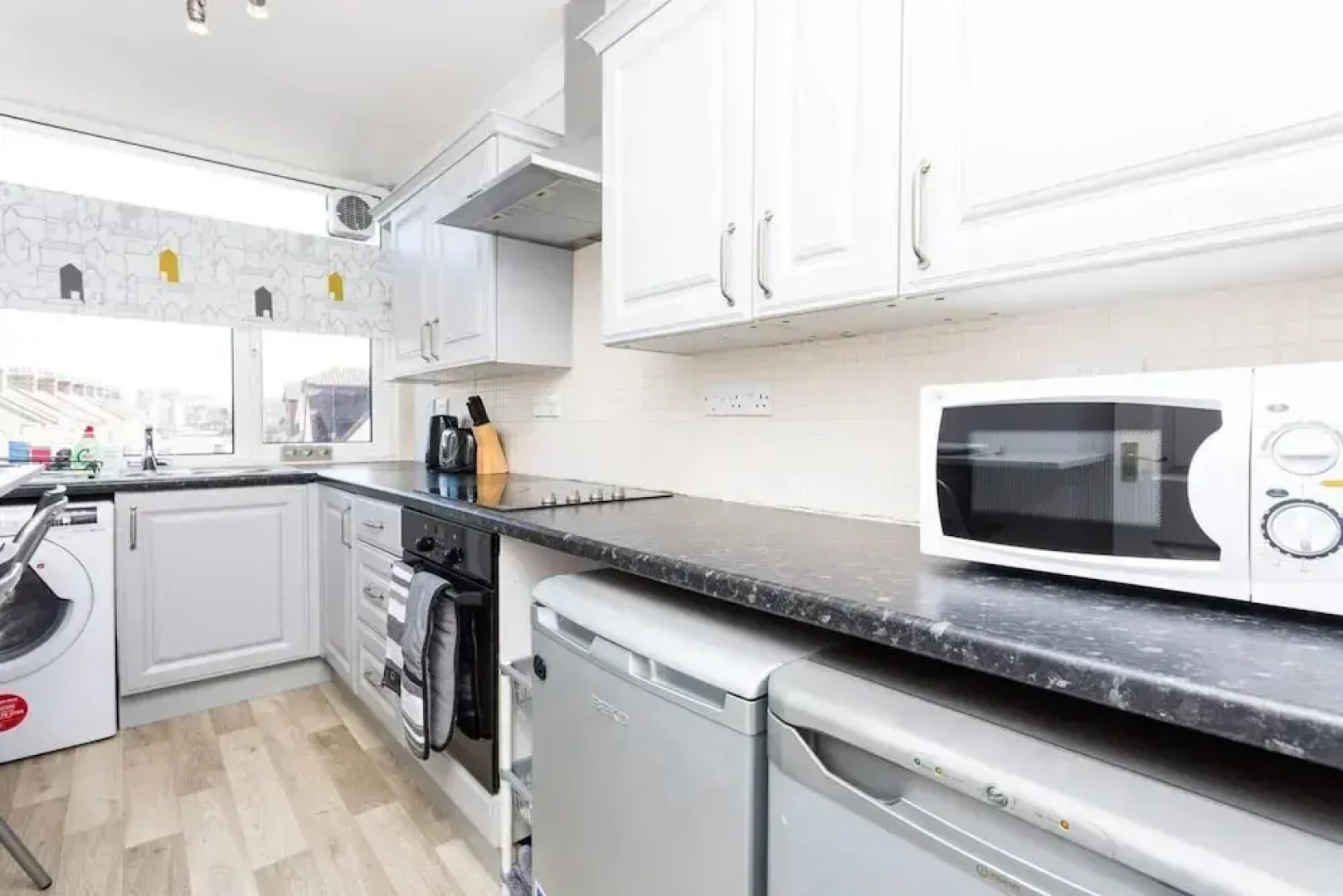 Queens 1 bed Apartment, Close to Town Centre