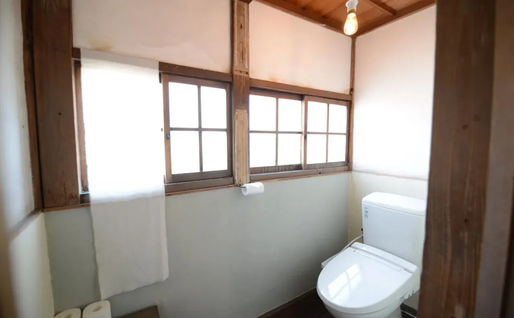 Taketa station hostel cue