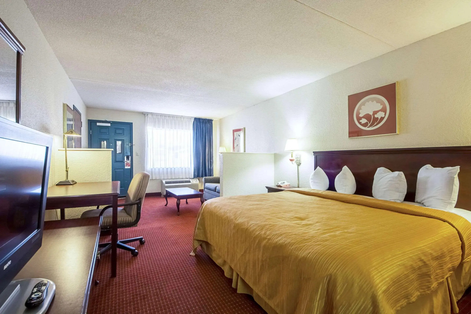 Econo Lodge Inn & Suites