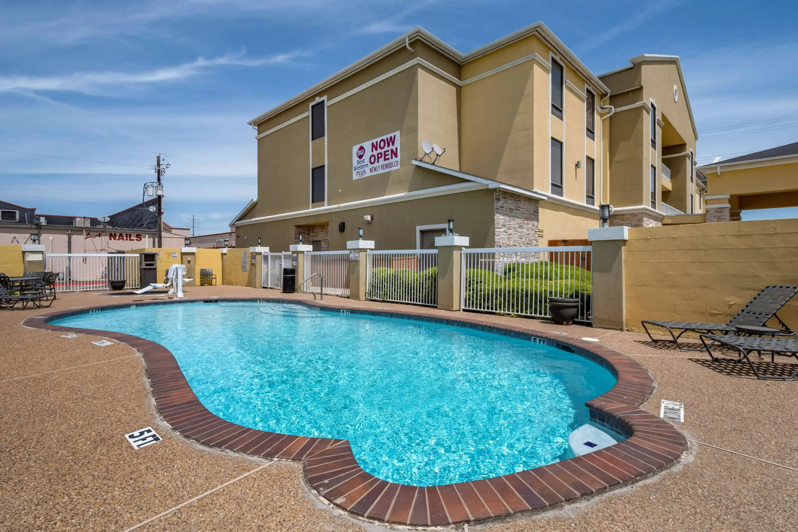 BEST WESTERN PLUS McKinney Inn & Suites