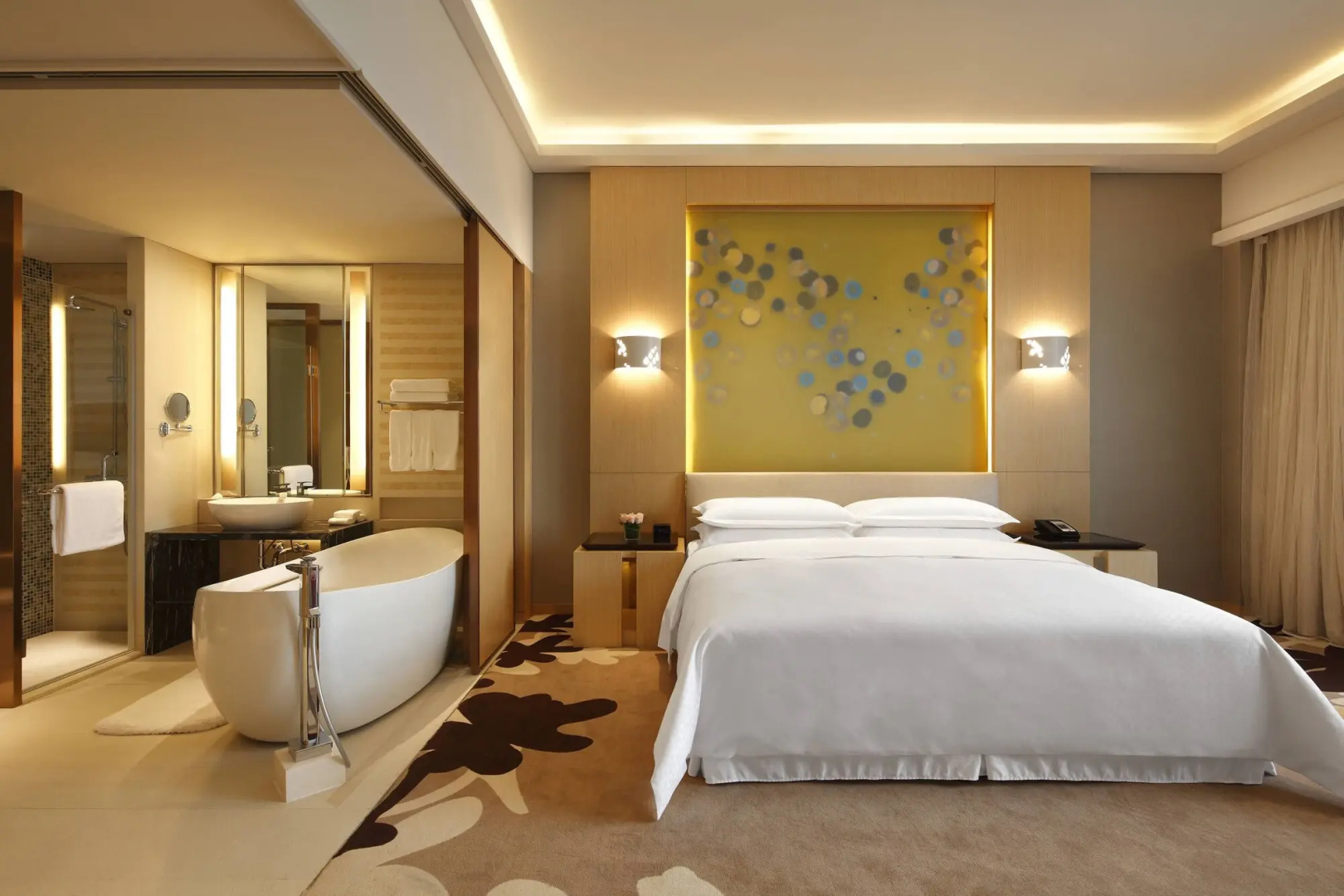 Four Points by Sheraton Luohe