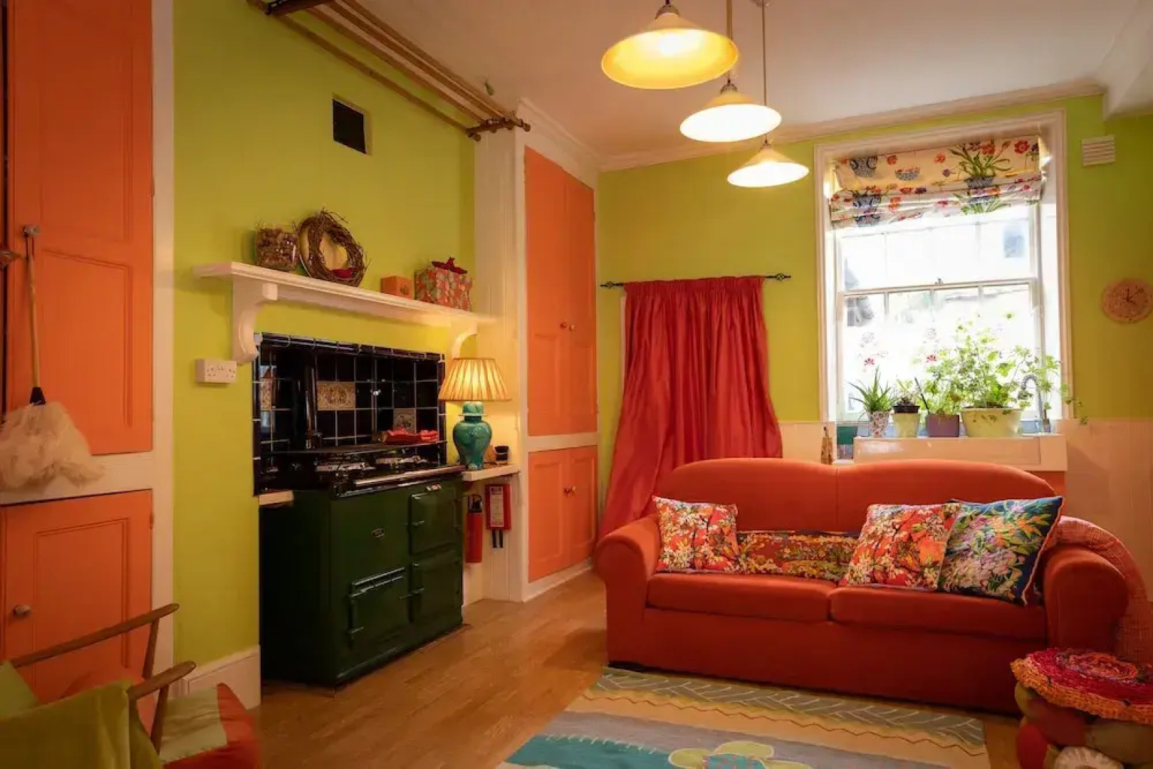 Artsy 5-bed House w/ Garden