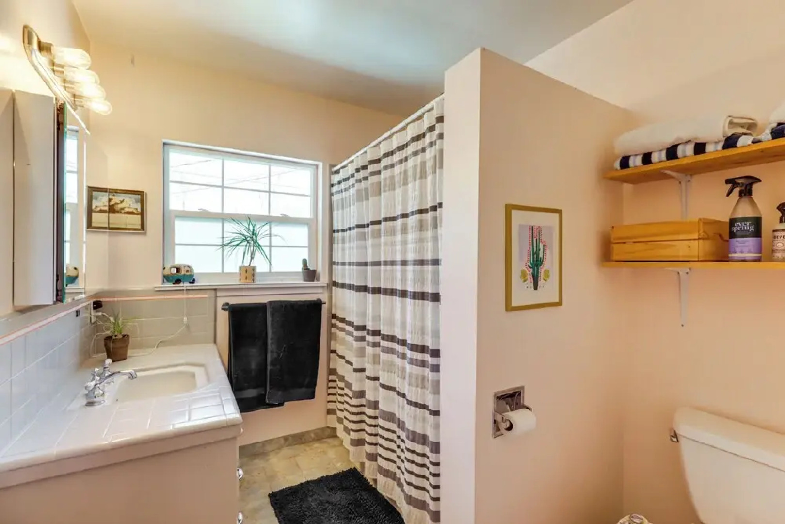 24 Mi to Slopes! Family Reno Home w/ Outdoor Oasis