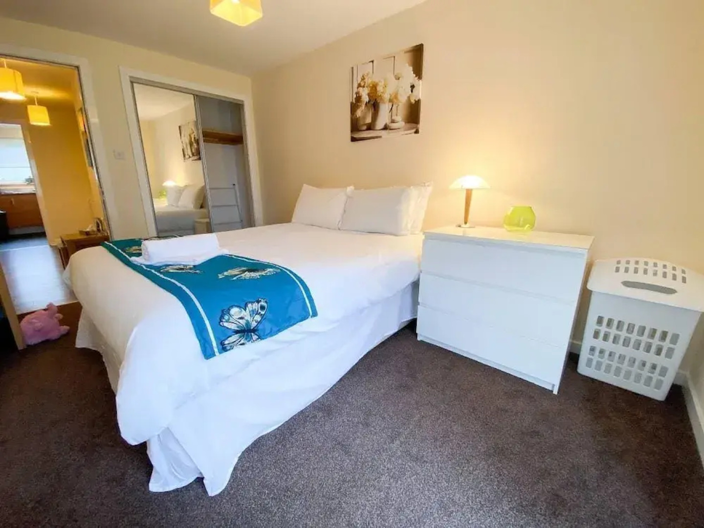 Glasgow Ellerslie Path 2bd Home - Parking