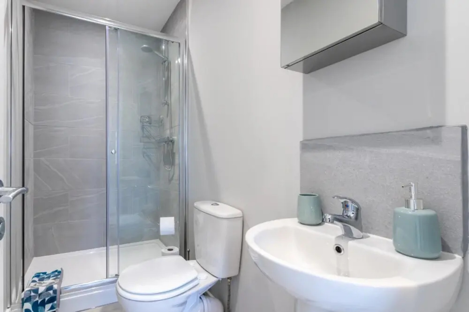 Altham Place-fully Refurbished 2-bath Bungalow