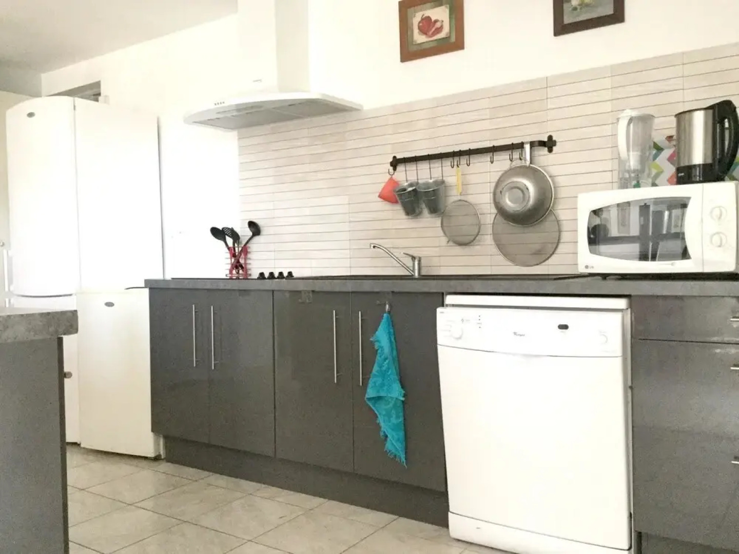 House With 4 Bedrooms in Roquemaure, With Pool Access, Enclosed Garden