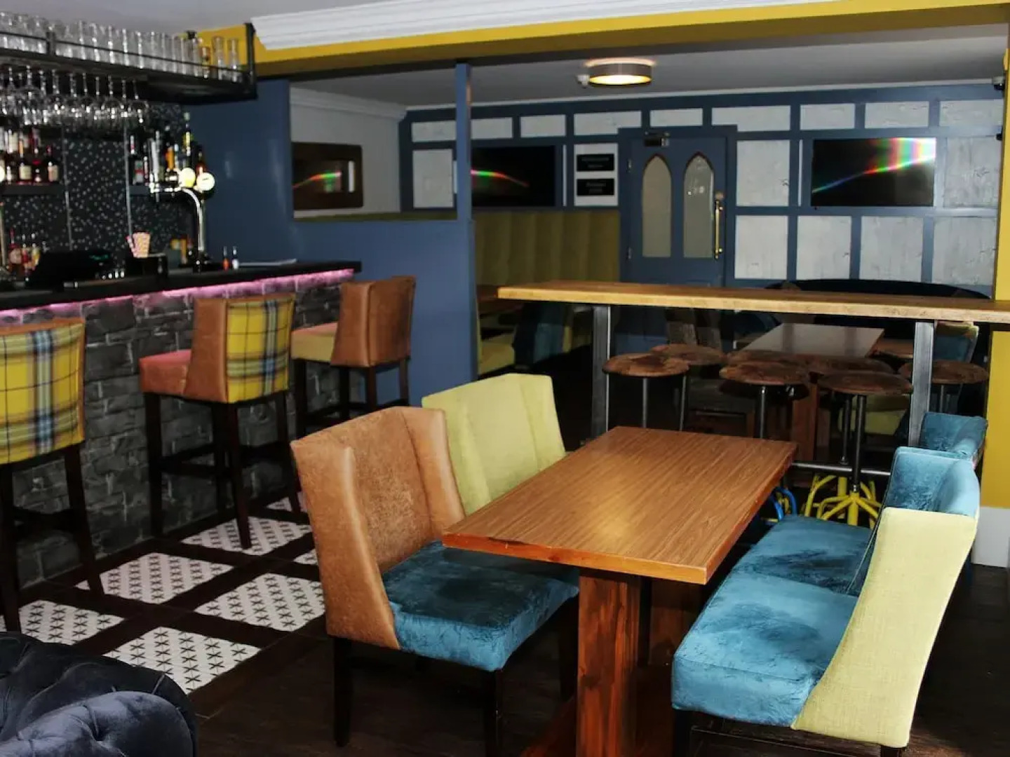 Chequers Hotel & Restaurant