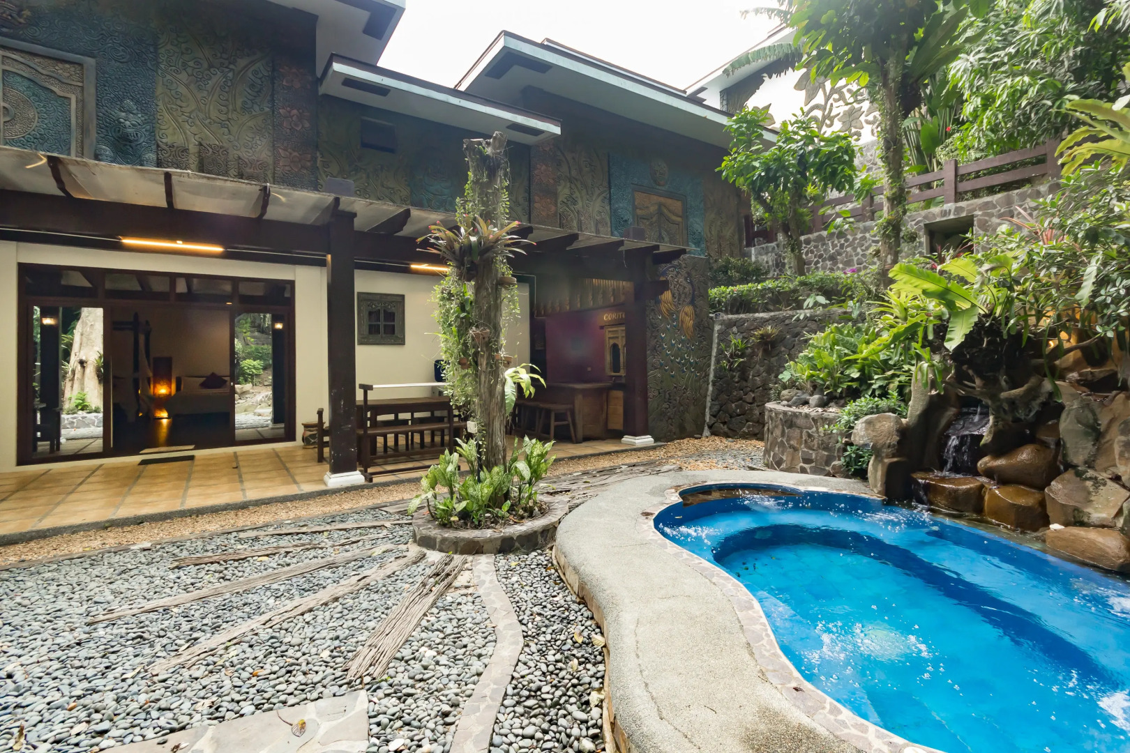 Cintai - Coritos Garden Hotel