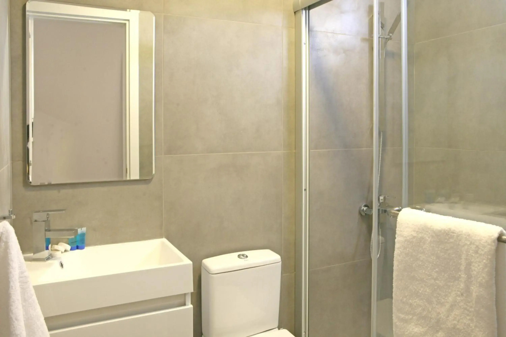 Corina Suites and Apartments
