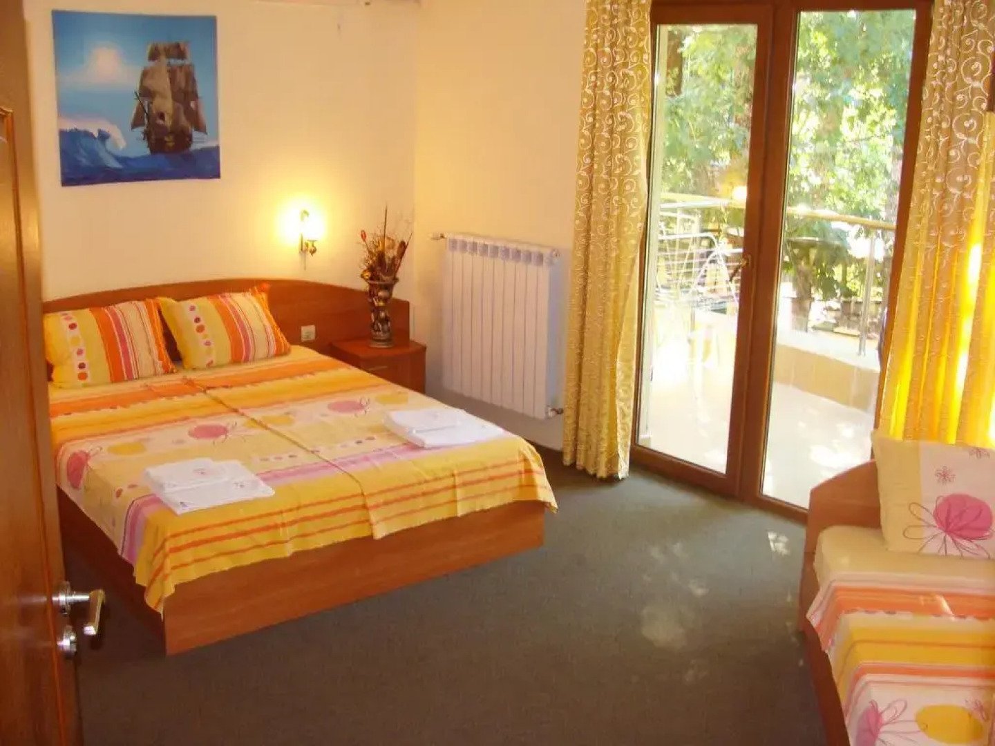 Sunny Paradise Hotel