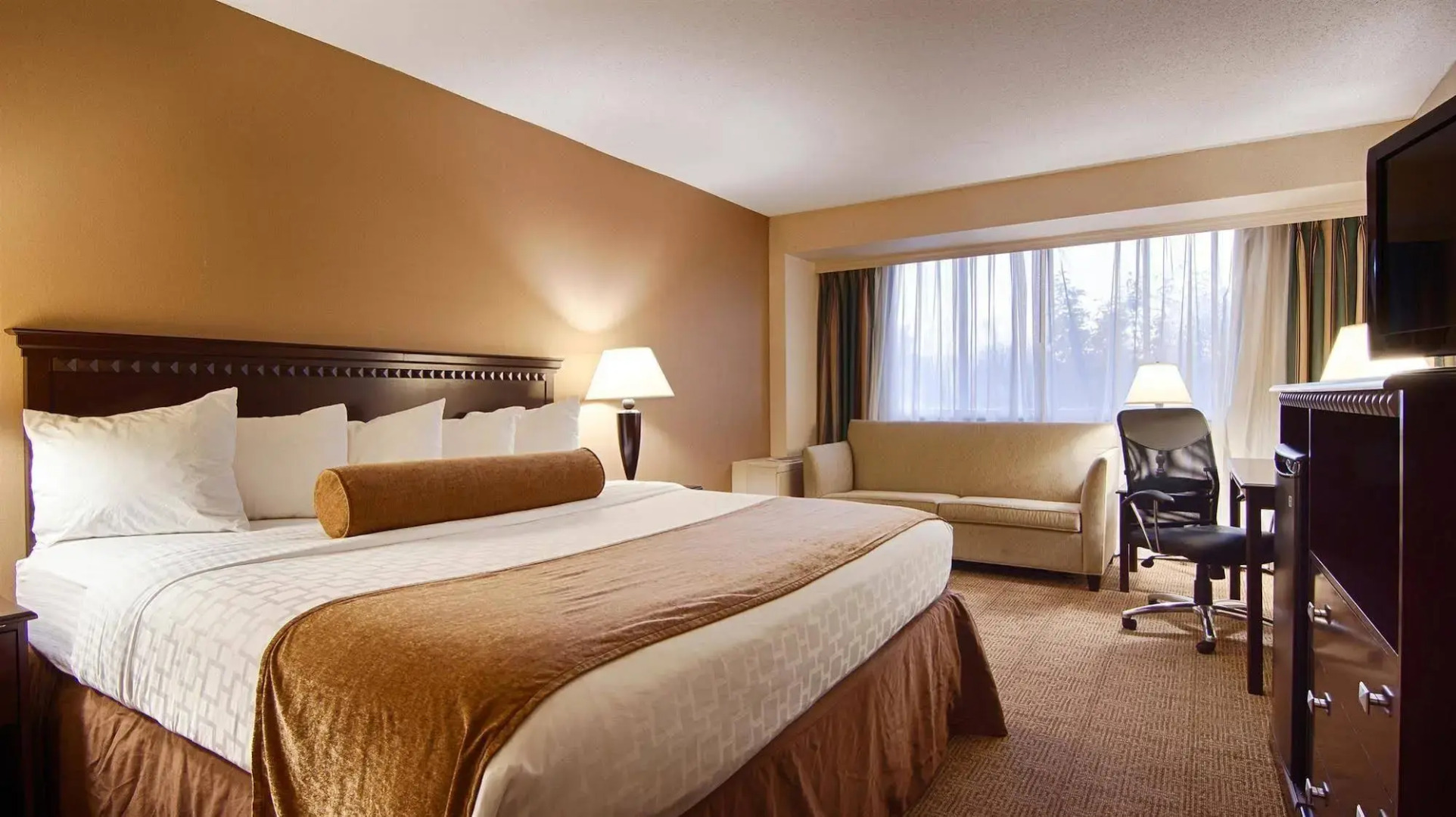 Ramada by Wyndham East Syracuse Carrier Circle