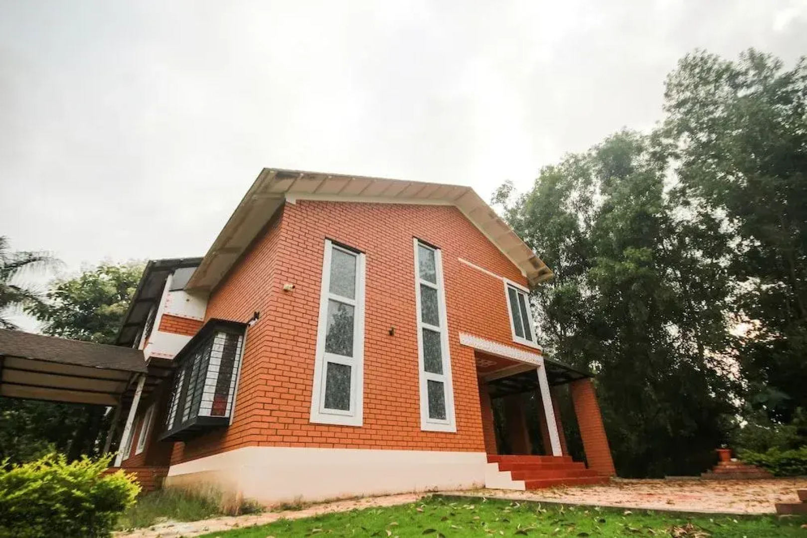 Oyo 48704 Rashi Farms