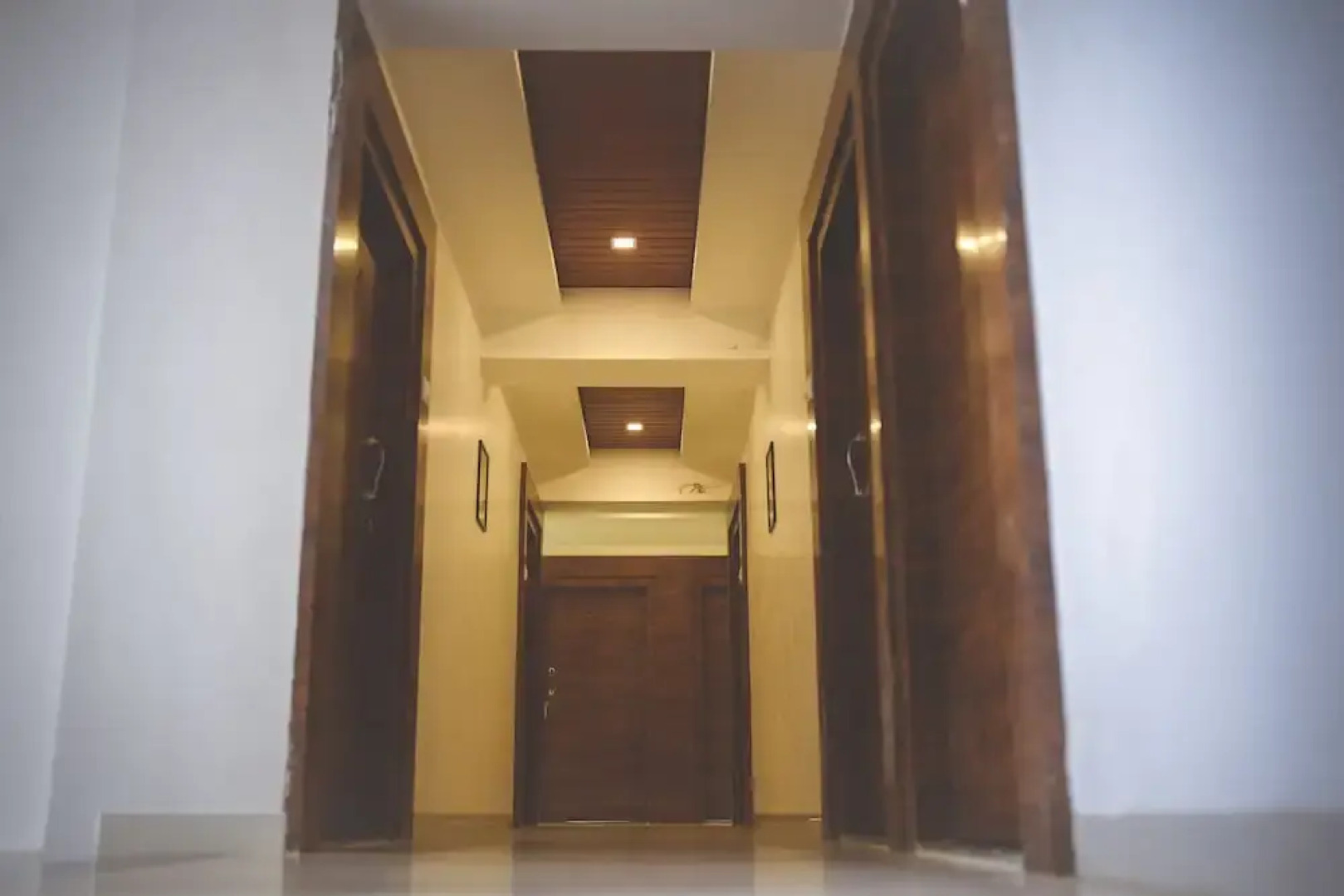 White House Beach Resort