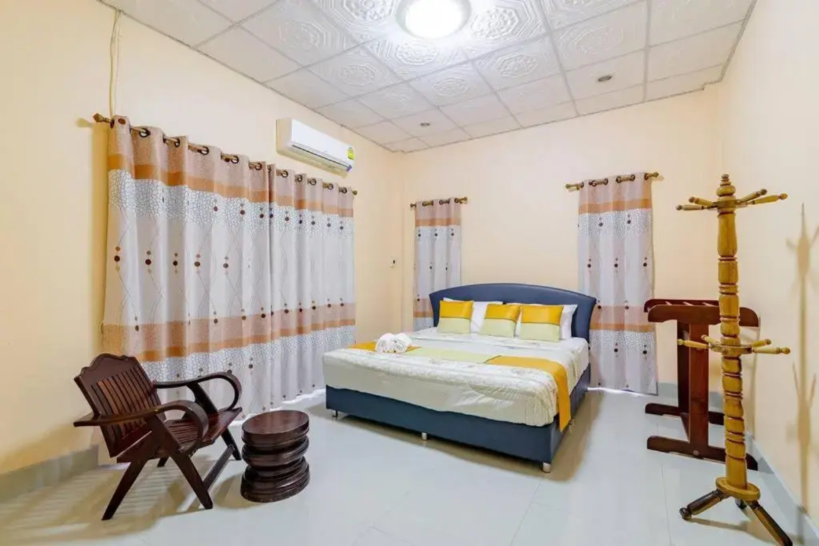 Bangsaphan Paradise Blue House 230 m. to the beach