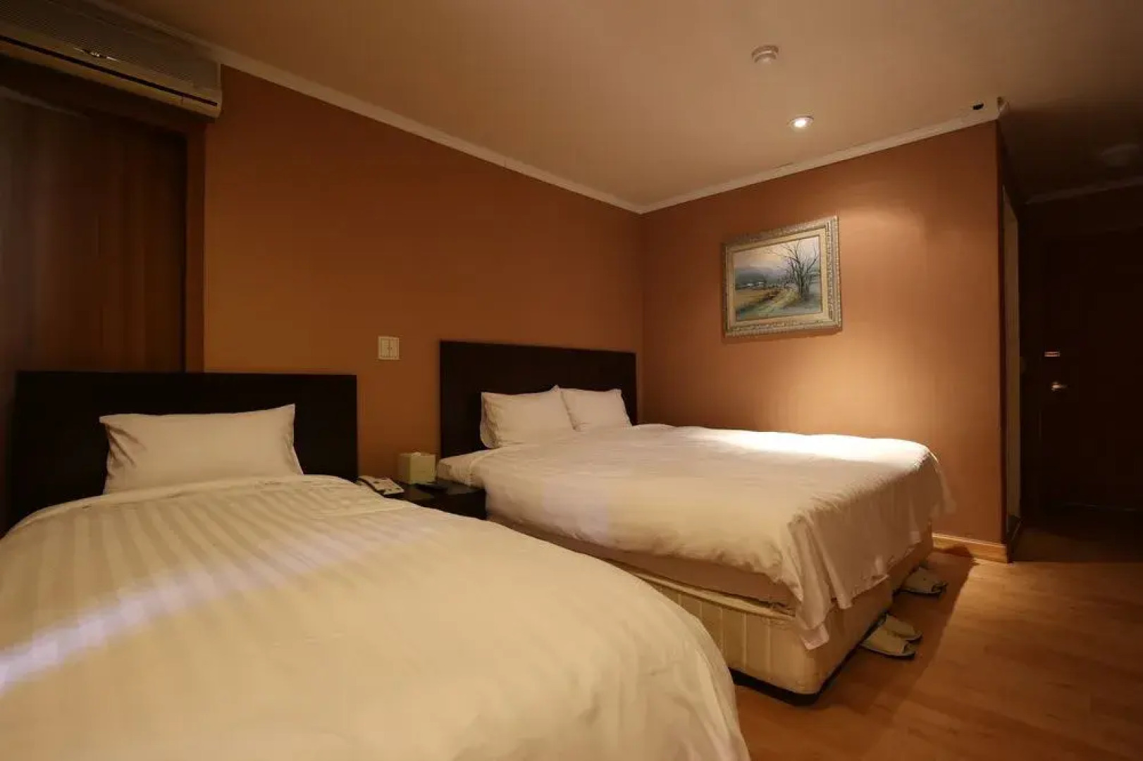 Lake Hills Songnisan Hotel