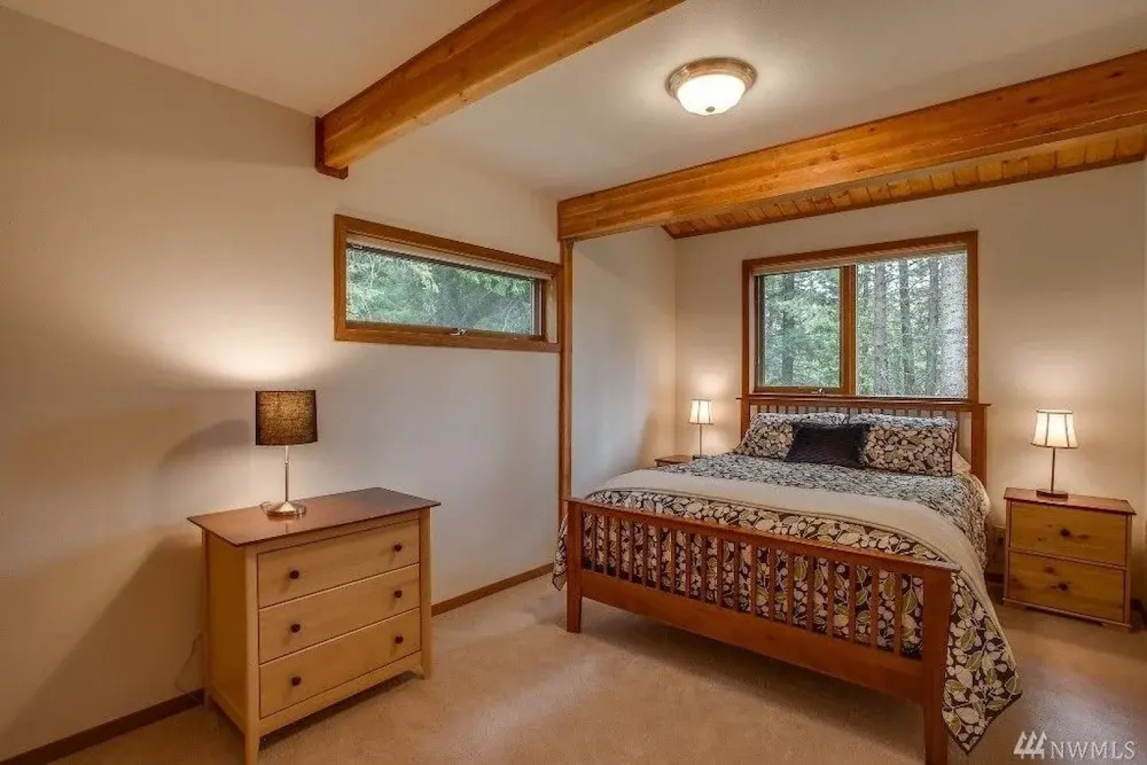 Timber View Lodge - Three Bedroom Home with Hot Tub