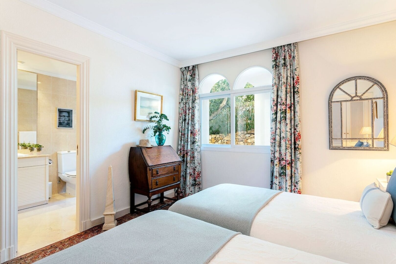 Amazing Apartament in Benahavis With Terrace and Pool. La Quinta Golf