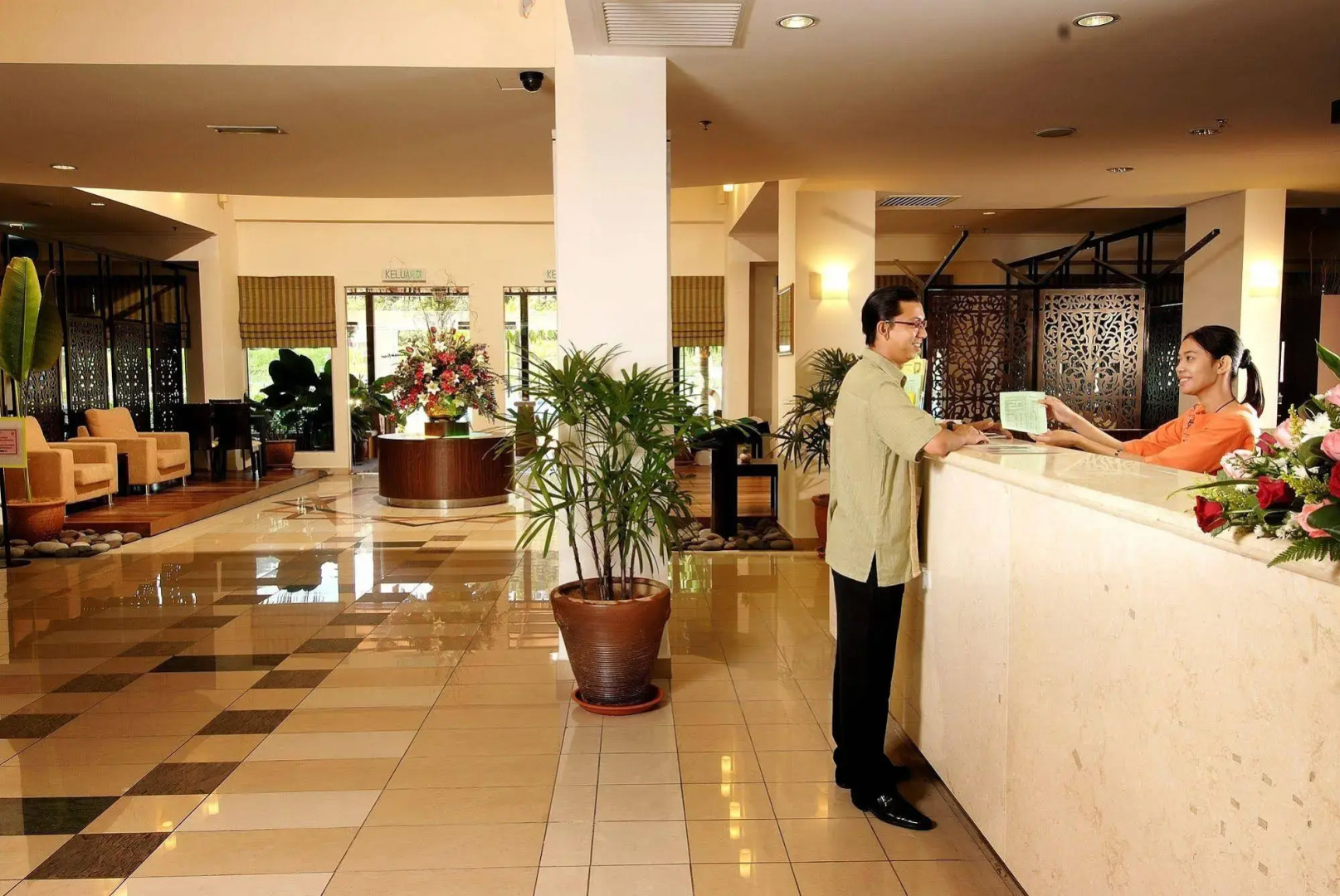 Suria Service Apartment Hotel