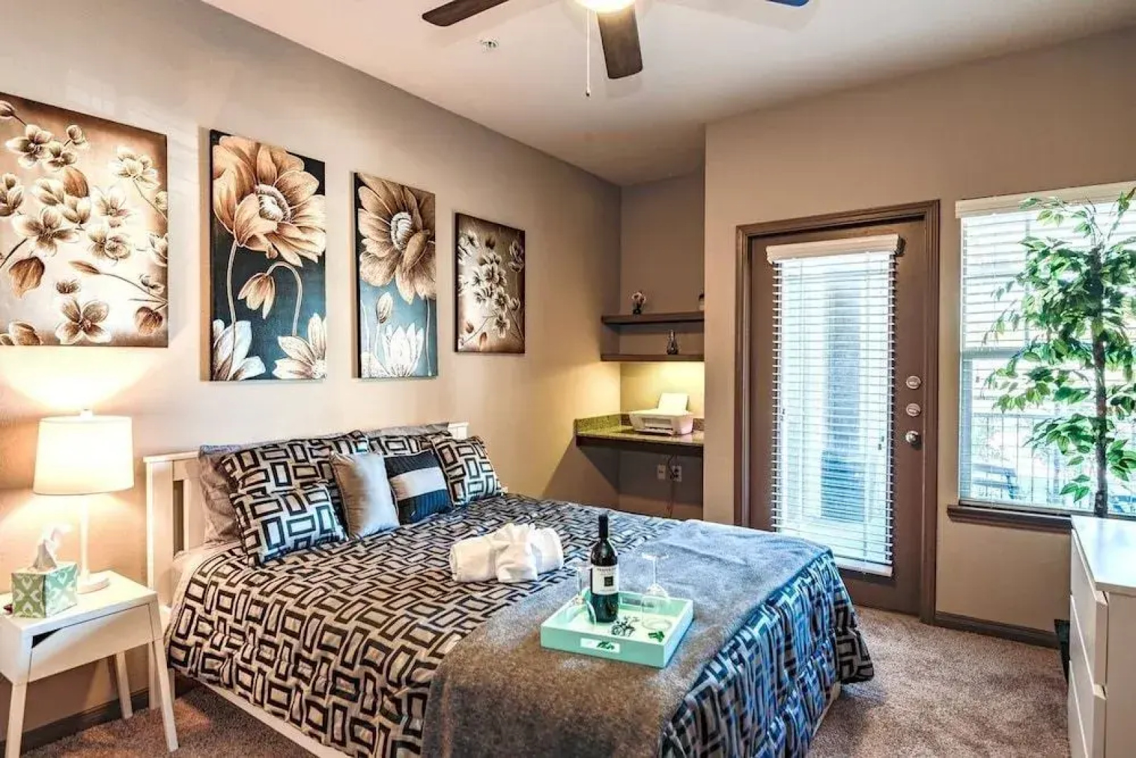 Dog-Friendly Woodlands Townhouse Near Market St.