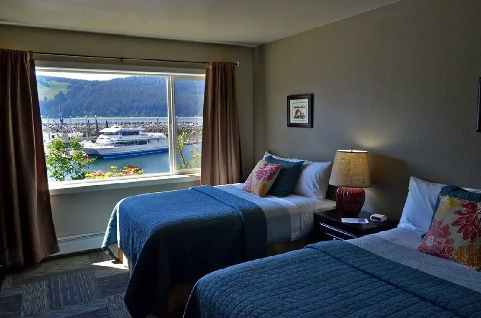 Seldovia Boardwalk Hotel