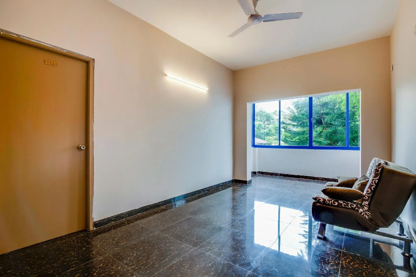 Collection O 75600 Aqualura Verem Rd