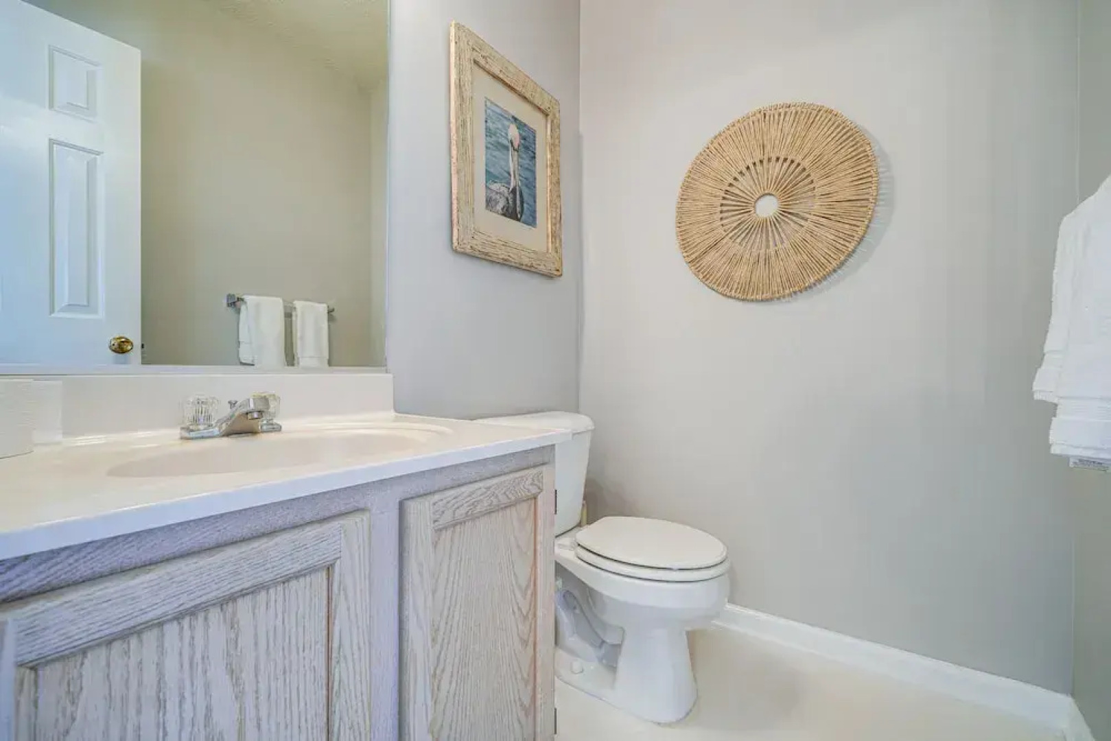 Charming Nags Head Retreat: Half-mi to State Park!