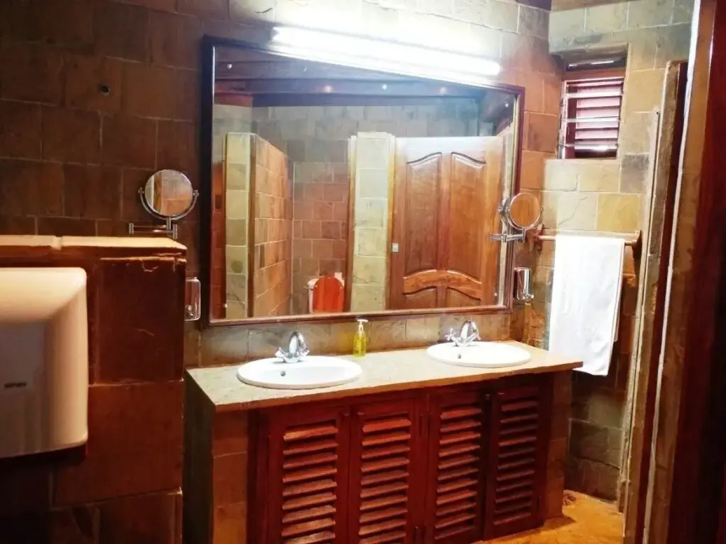 Lake Manyara Wildlife Lodge