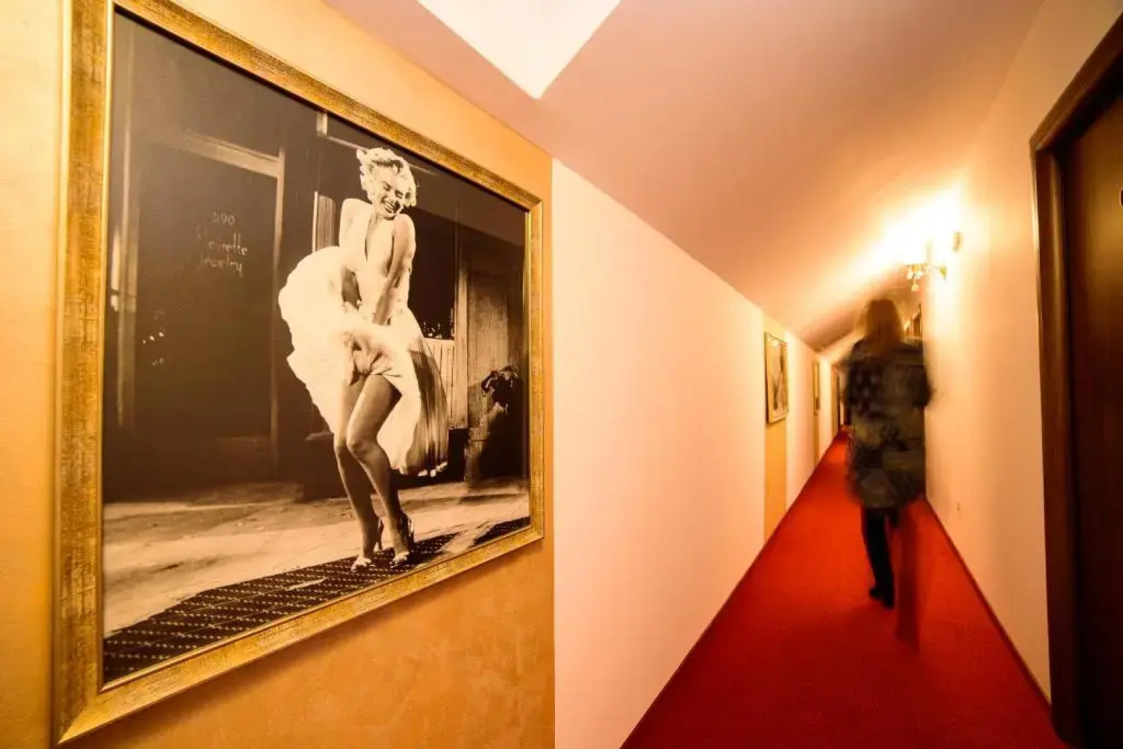 Equinoxe Royal Reghin