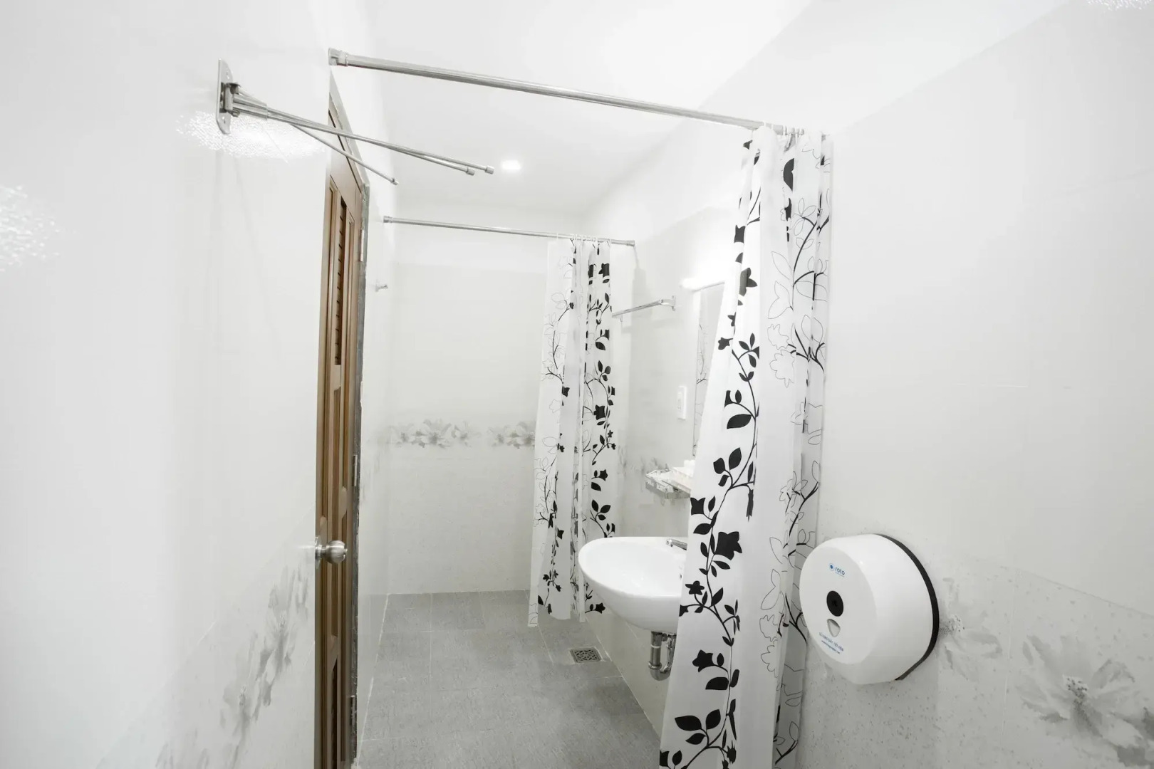 Camila Airport Hotel