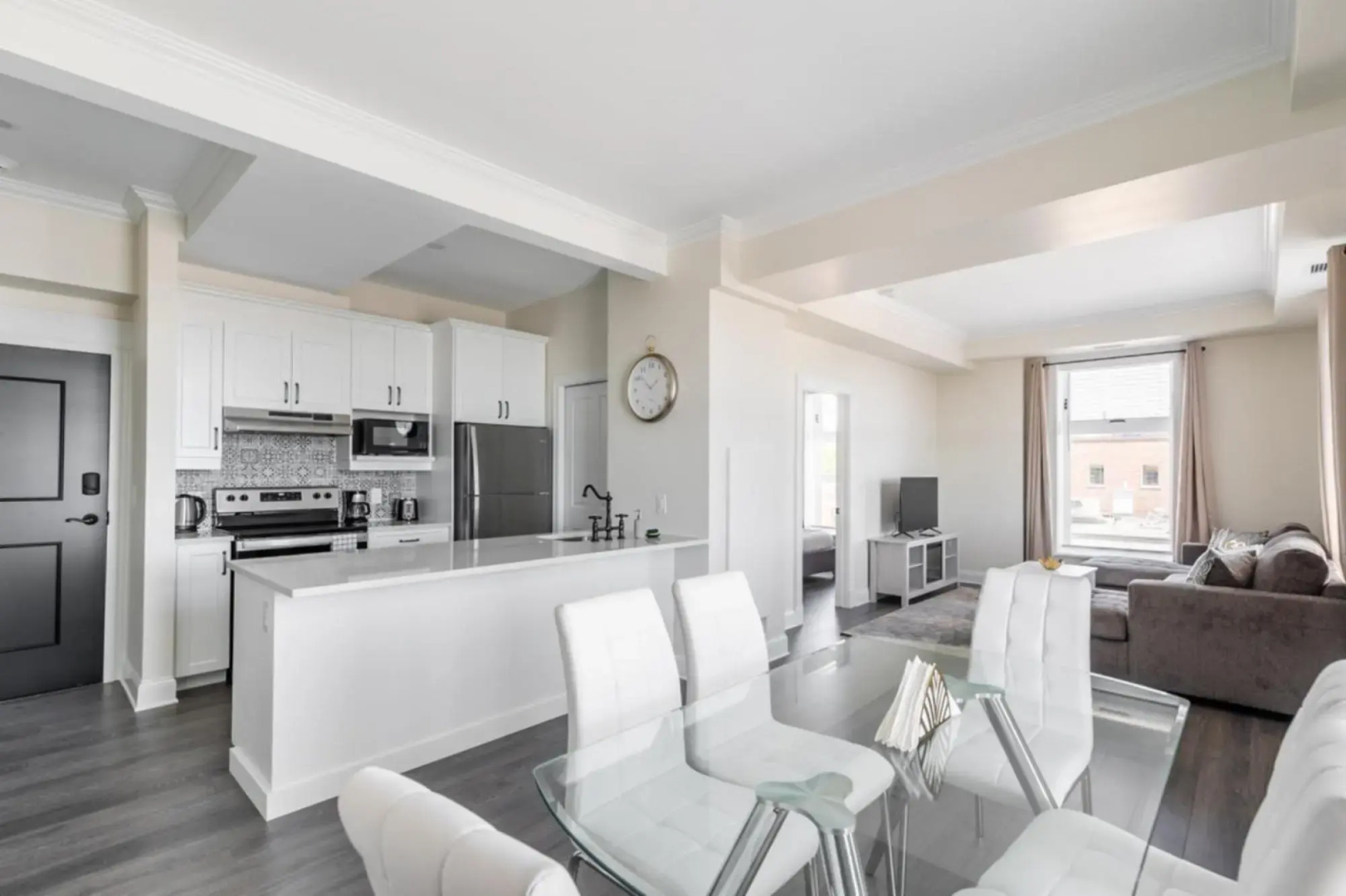 Luxury Rideau Apartments 2bdp6nobalcony1queen2twin
