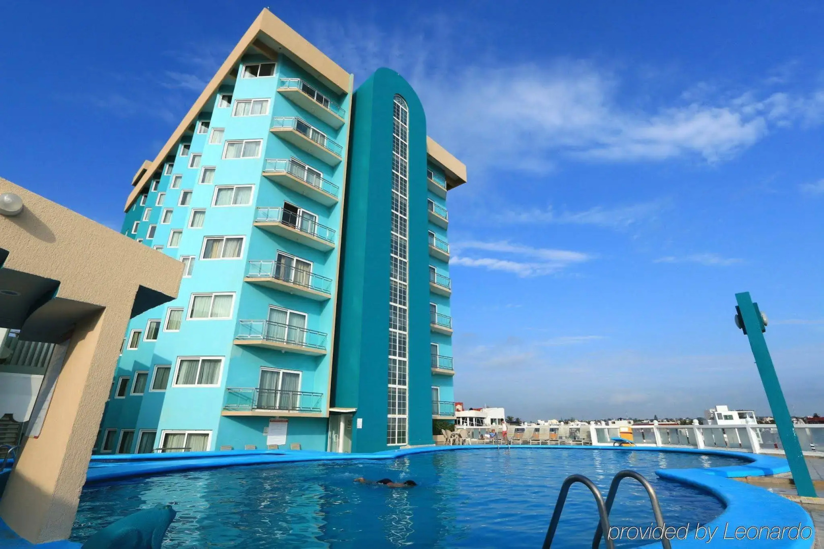 Lois Hotel