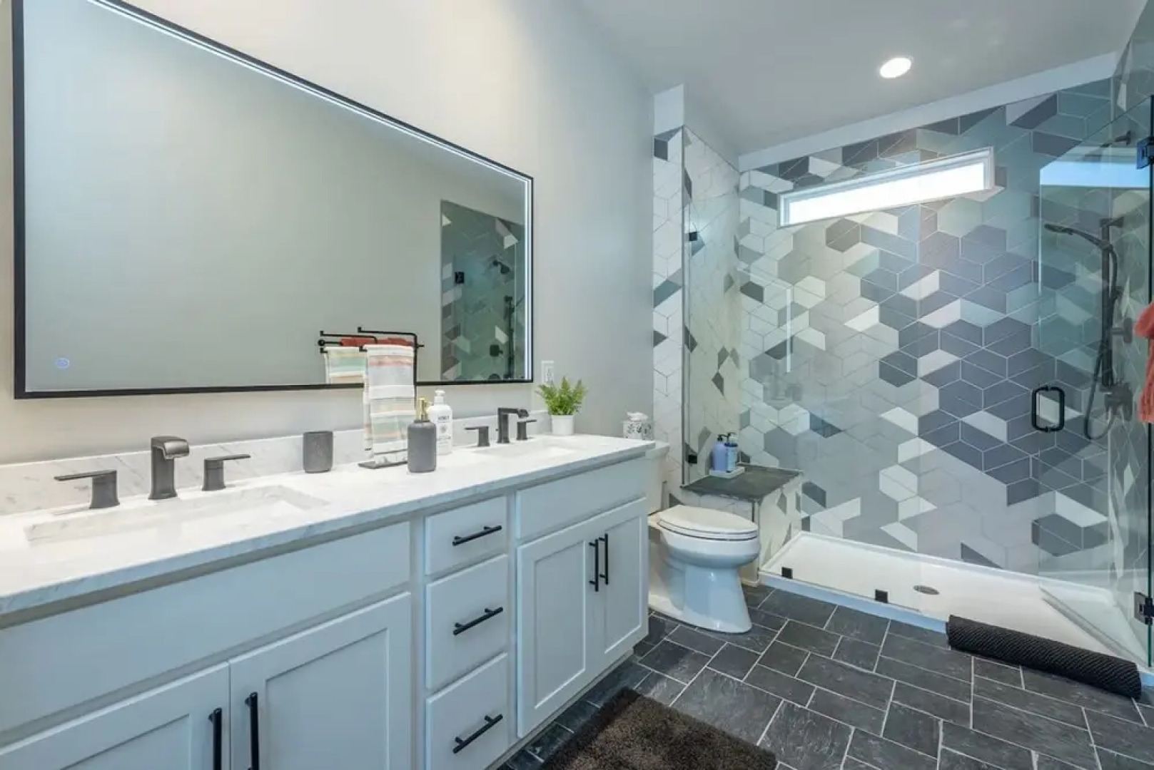 Wet Dry Sauna w Fireplace Close to Waterfalls