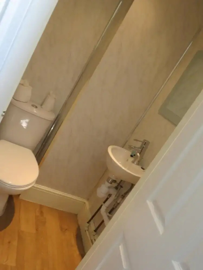 The Queens Arms Hotel