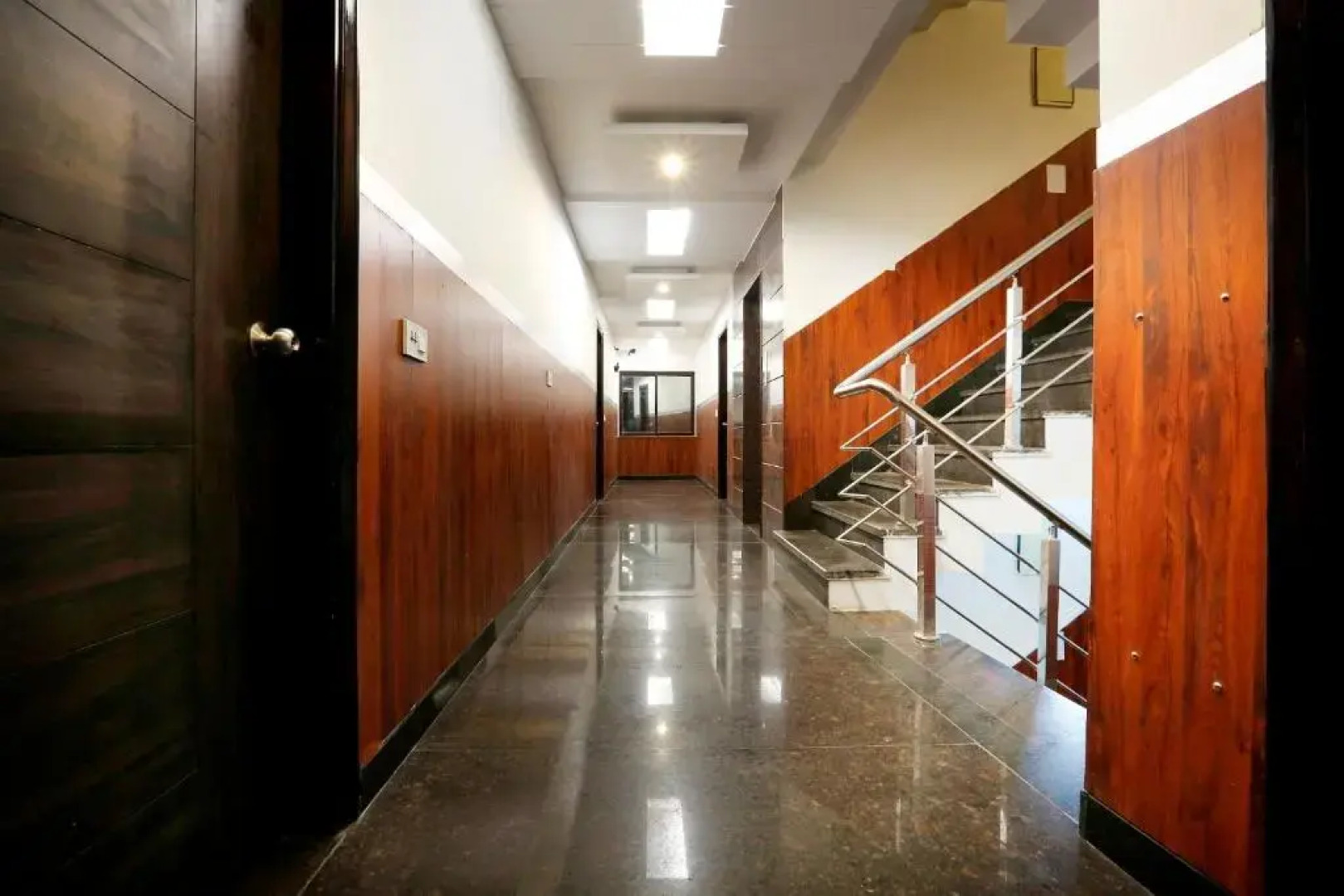 Hotel Anand Lok Inn Mahipalpur, IGI Delhi Airport