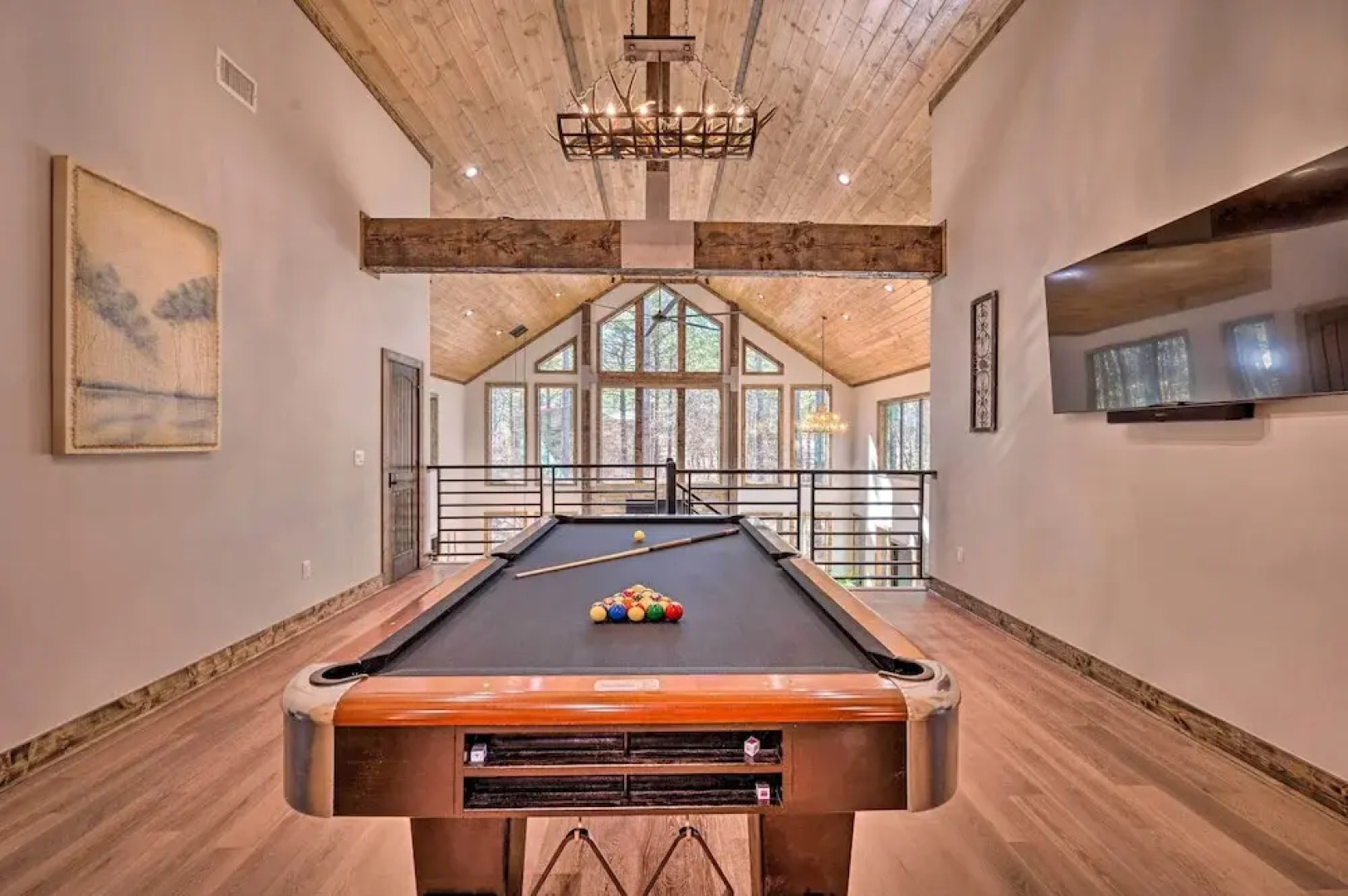 Broken Bow 'lazy Dog Lodge' w/ Hot Tub, Pool Table