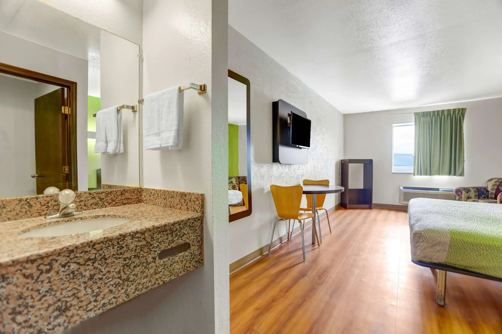 Motel 6 Moriarty, NM