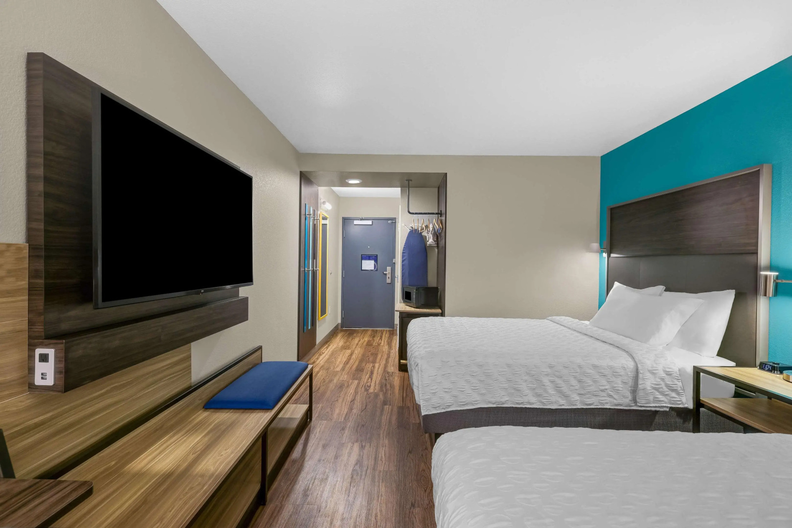 Tru By Hilton Lathrop, CA