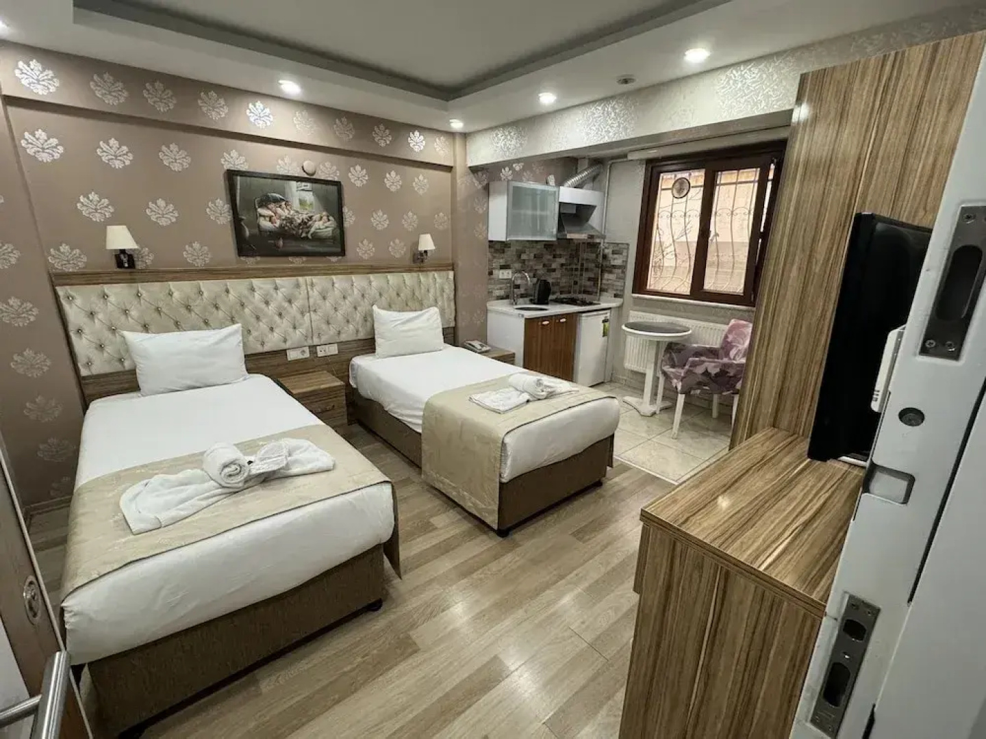 Grand Bagoz Hotel