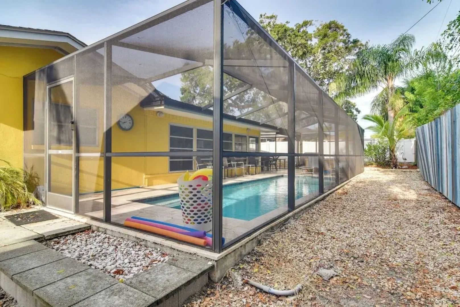 4 Mi to Dog Beach: Largo Home w/ Pool & Hot Tub!