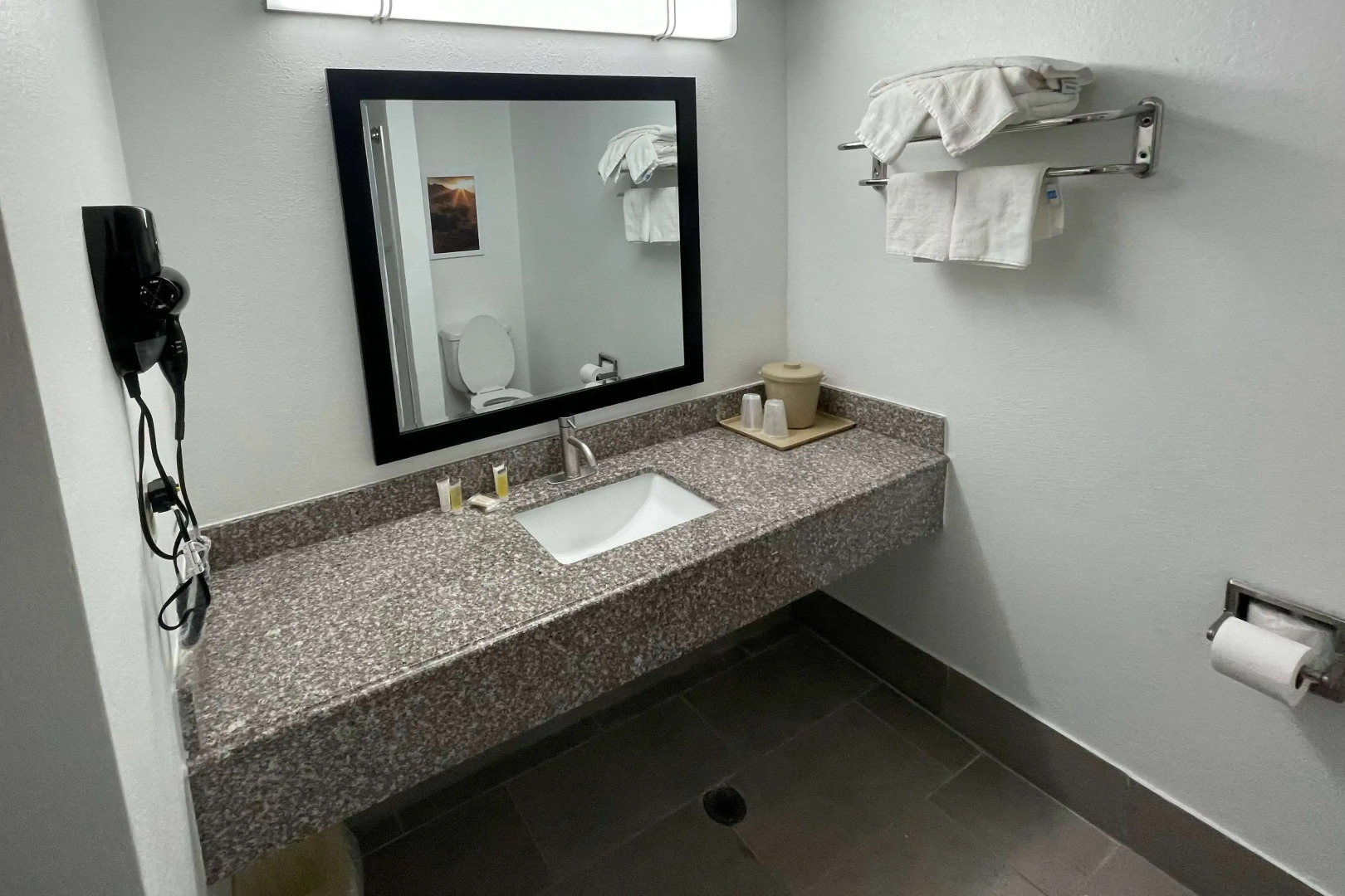 Days Inn by Wyndham Shawnee