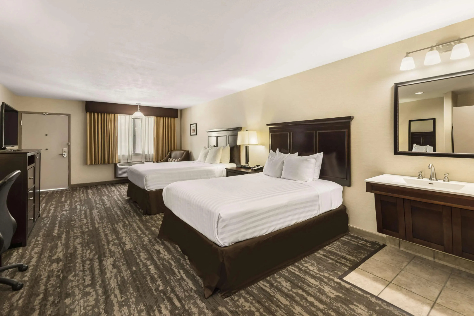 Best Western PLUS Frontier Motel