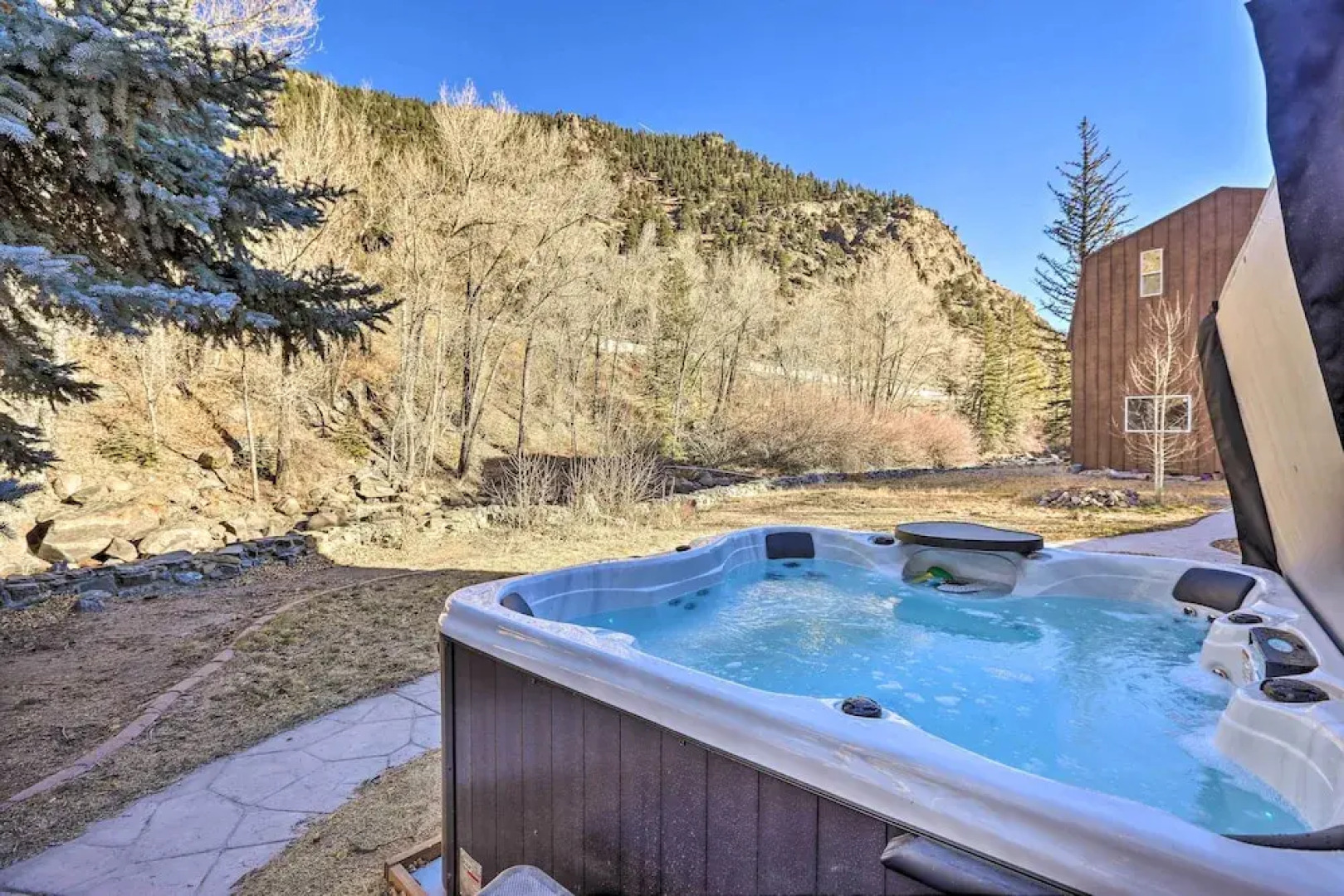 Creekside Cabin: Easy Access to I-70 & Slopes!