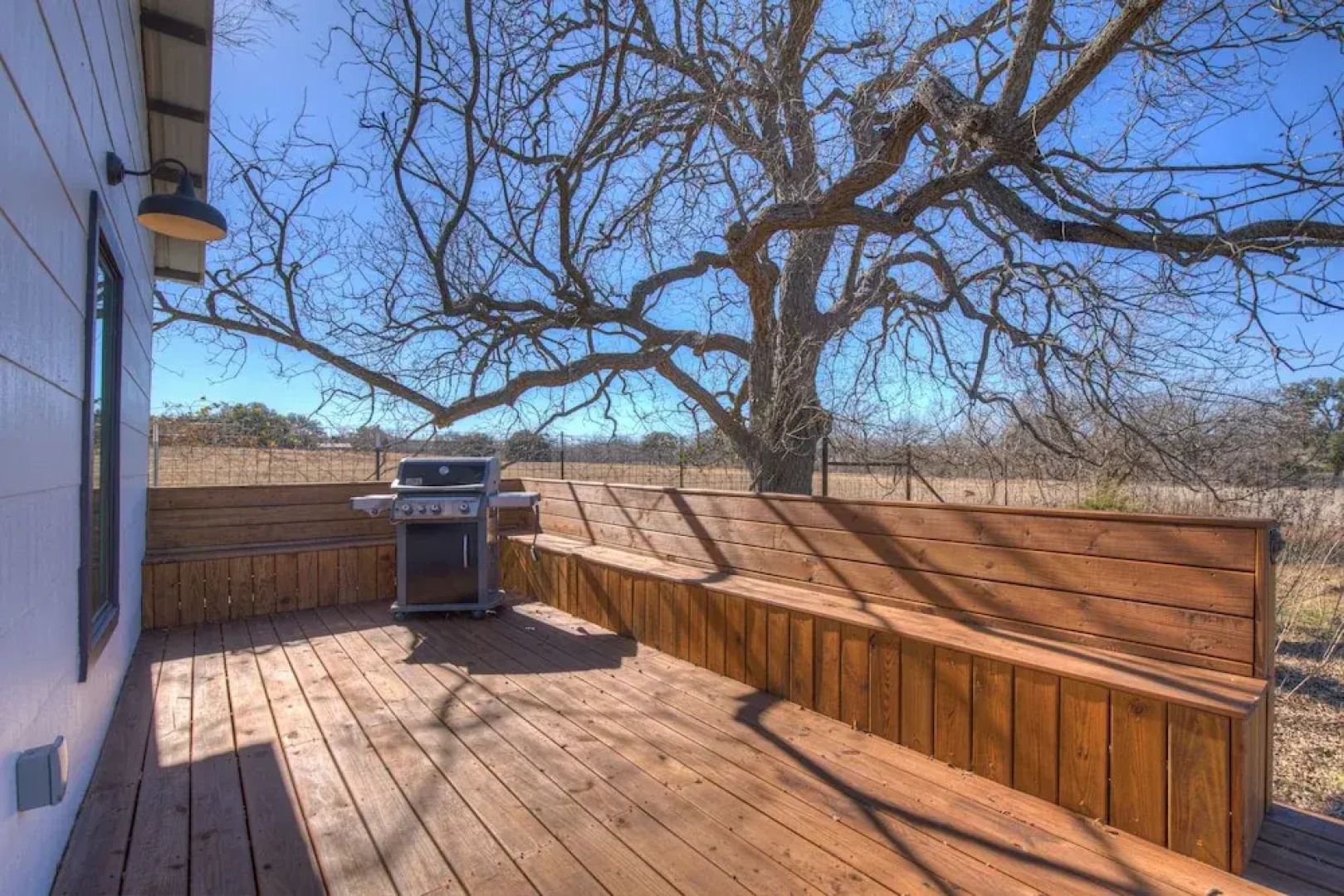 Luxury Cabin-right Across From Albert Dance Hall!