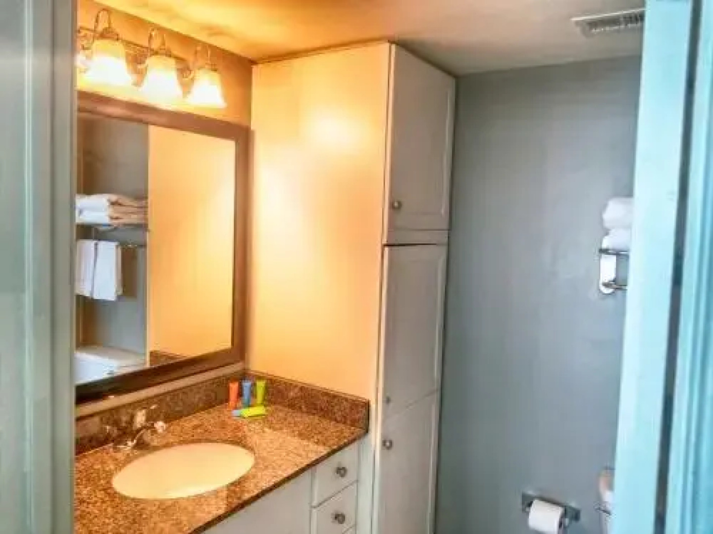 Amazing Views from this 2nd Floor King Suite